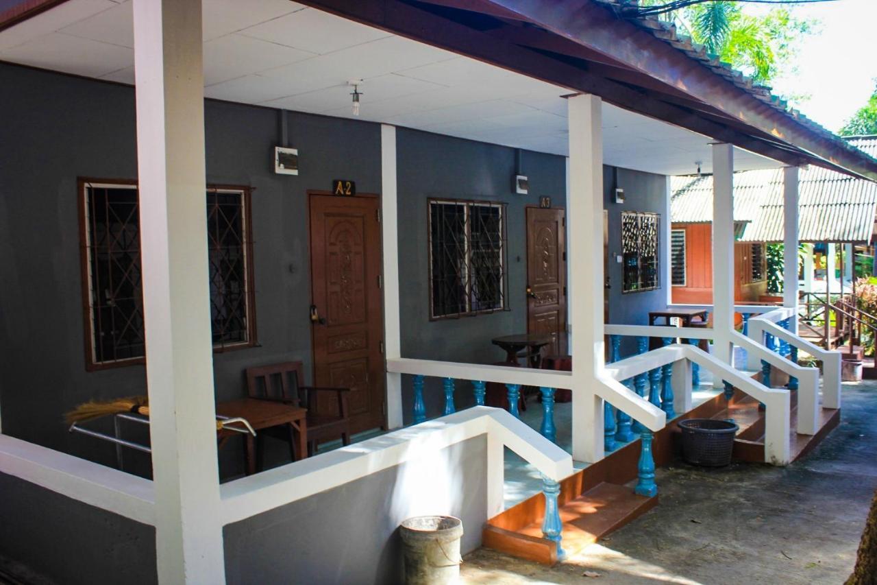 Hôtel Sea Breeze Bungalow à Ko Samet Extérieur photo